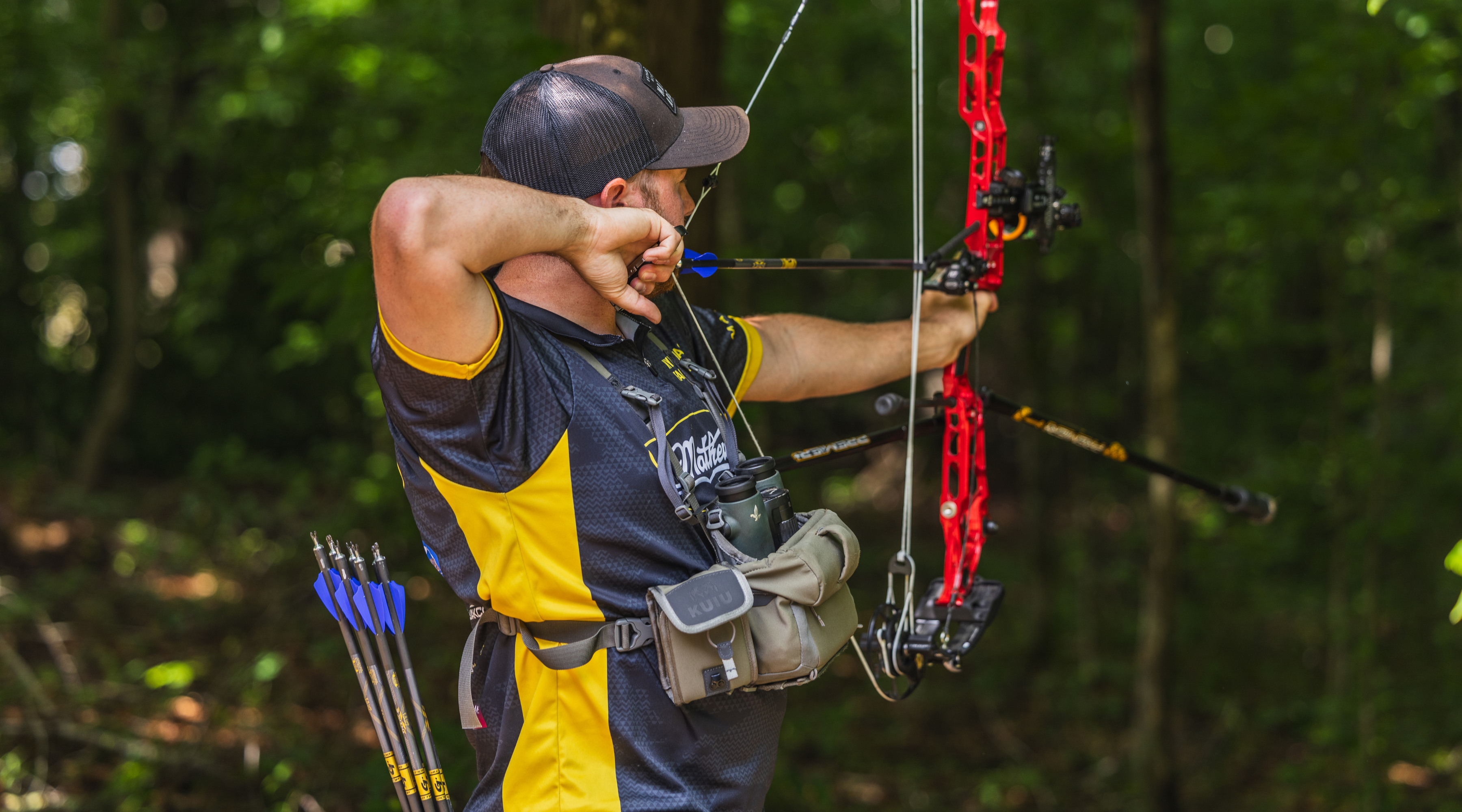 Kyle Douglas competing at the 2026 ASA London Pro/Am with Bee Stinger Premier Plus stabilizers